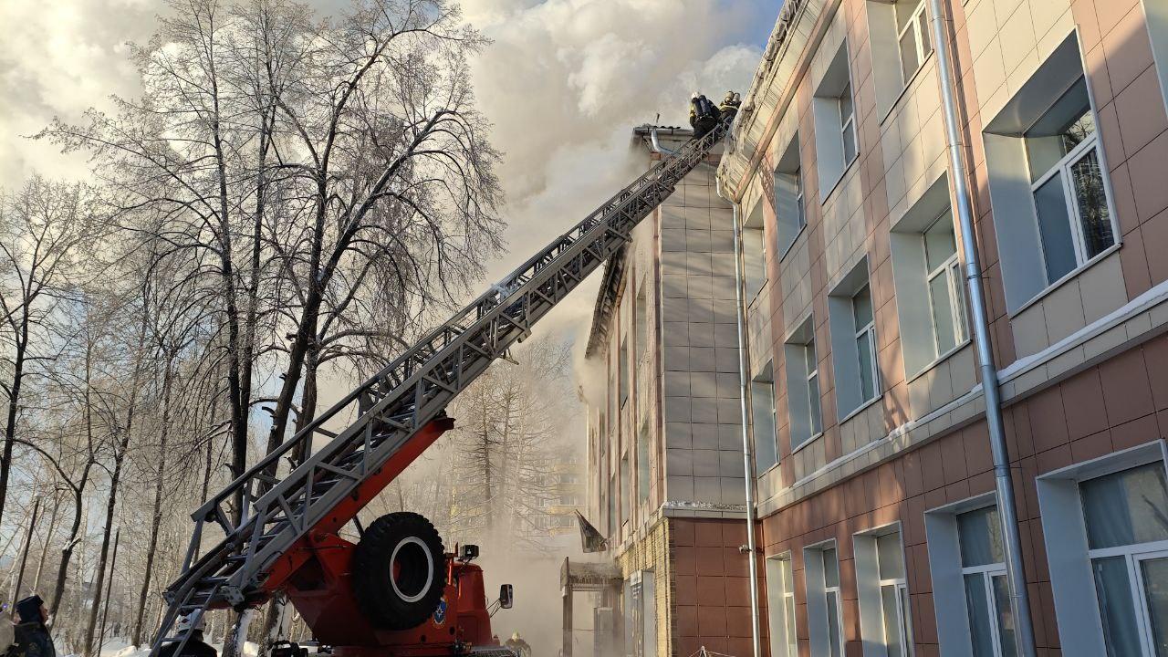 Фото Опубликованы фото пожара в Новосибирском колледже № 1 4 - Сиб.ФМ Фото Опубликованы фото пожара в Новосибирском колледже № 1 4